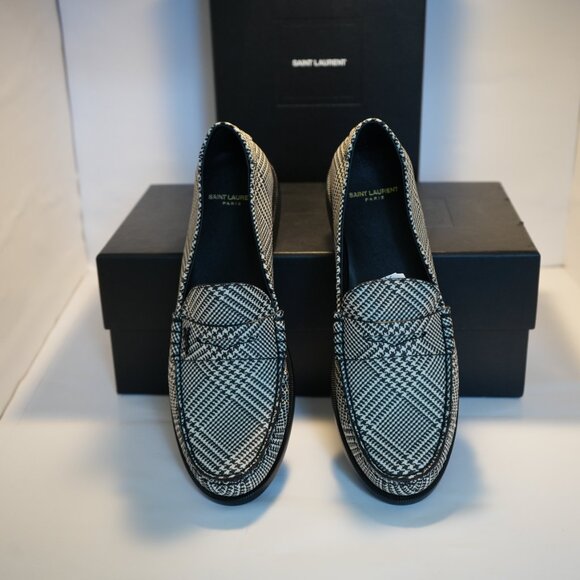 Yves SAINT LAURENT main image 12